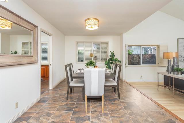 Image 9 of 59 For 3237 Vera Cruz Dr