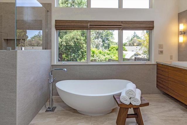 15902 Rochin Terrace, Los Gatos CA: https://media.crmls.org/mediaz/5ebe65d3-bd80-478d-a768-e9c3120c277c.jpg