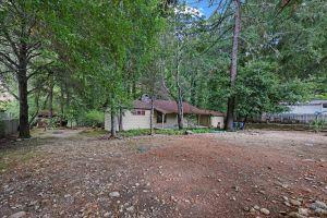 13250 Middleton Avenue, Boulder Creek CA: https://media.crmls.org/mediaz/5ebe97f7-2f2c-4e45-ba54-53e22efe066c.jpg
