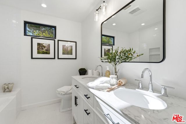 6321 Riggs Place, Los Angeles CA: https://media.crmls.org/mediaz/5ebeaf62-0201-4884-b979-ab5f1ce28145.jpg