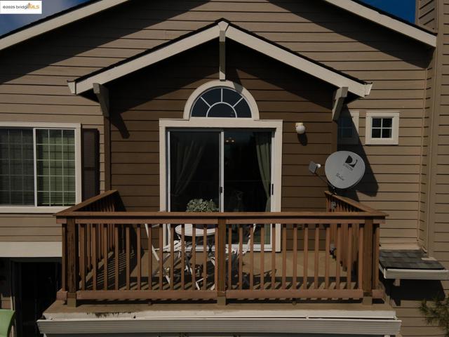 1105 Radiant Lane, San Ramon CA: https://media.crmls.org/mediaz/5ebefc2f-af25-4766-bfd2-0862e8195ea3.jpg