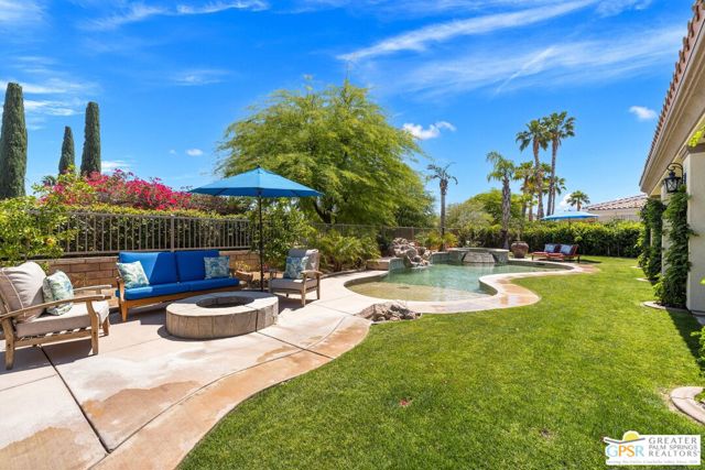 1 Toscana Way, Rancho Mirage CA: https://media.crmls.org/mediaz/5ebefd4d-100b-4e3b-9bde-19594d116454.jpg