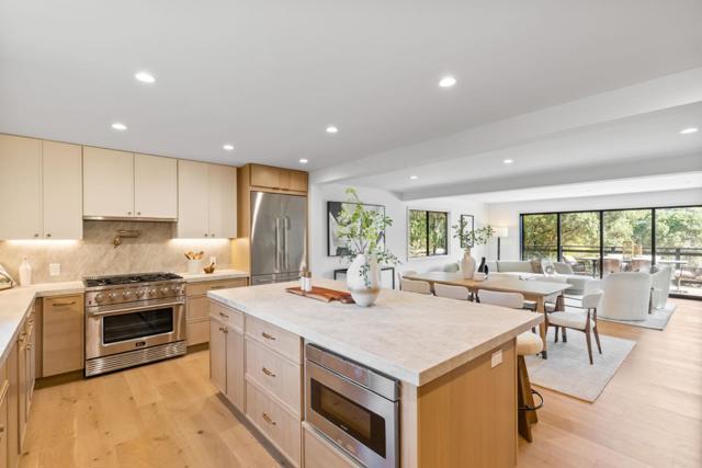 522 Summit Drive, Redwood City CA: https://media.crmls.org/mediaz/5ebfd69a-8e04-41cb-91ca-34d57a6bd017.jpg
