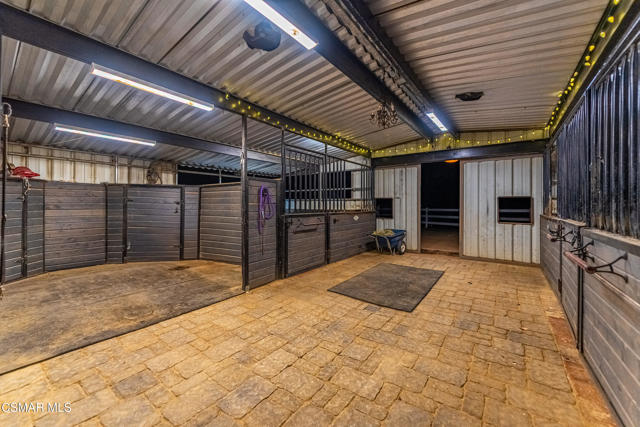 6144 1/4 Chesebro Road, Agoura Hills CA: https://media.crmls.org/mediaz/5ec0813b-9712-4e0e-8fa5-7b16a0bd89a1.jpg