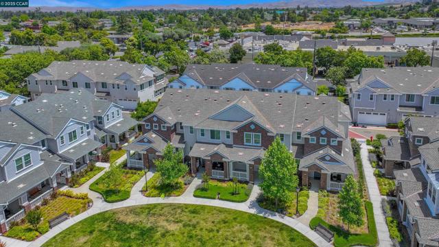 1734 Catalina Ct, Livermore CA: https://media.crmls.org/mediaz/5ec0c9a5-12e2-40e7-b899-50033b8ebeff.jpg