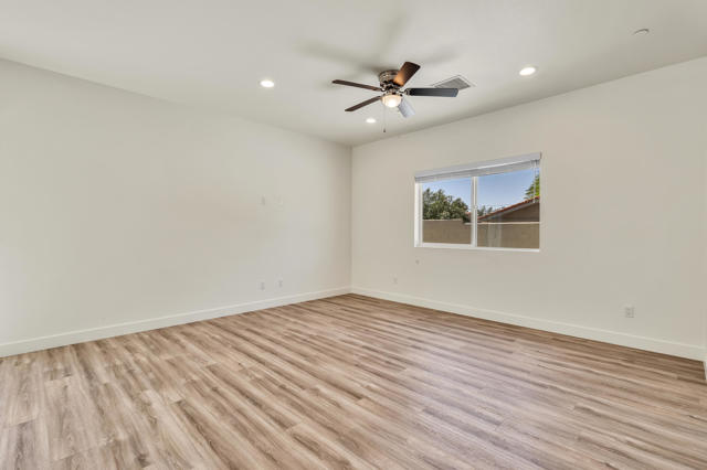33912 Whispering Palms Trail, Cathedral City CA: https://media.crmls.org/mediaz/5ec1db1c-90d3-4f6b-856a-68465d789979.jpg