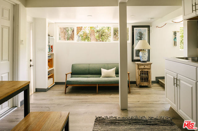 1942 Lake Shore Avenue, Los Angeles CA: https://media.crmls.org/mediaz/5ec1e517-4741-4297-9038-007207d400eb.jpg