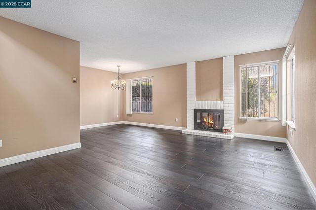 2921 19Th St, San Pablo CA: https://media.crmls.org/mediaz/5ec1ece5-67b1-4c1c-87f9-e440a966fa28.jpg