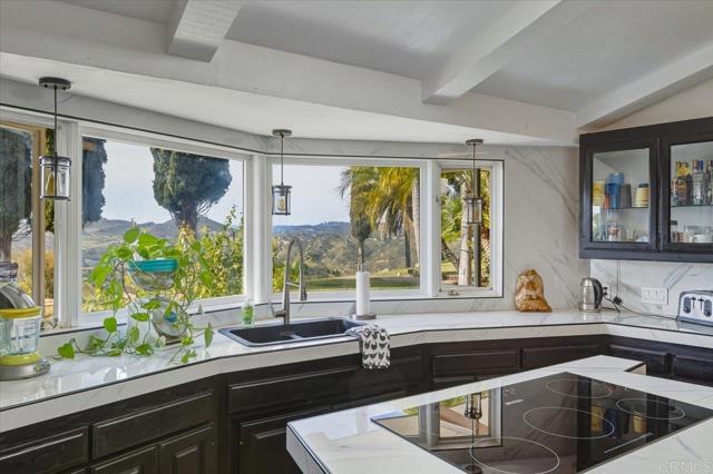 Detail Gallery Image 13 of 55 For 1050 Rice Canyon Rd, Fallbrook,  CA 92028 - 5 Beds | 4/2 Baths