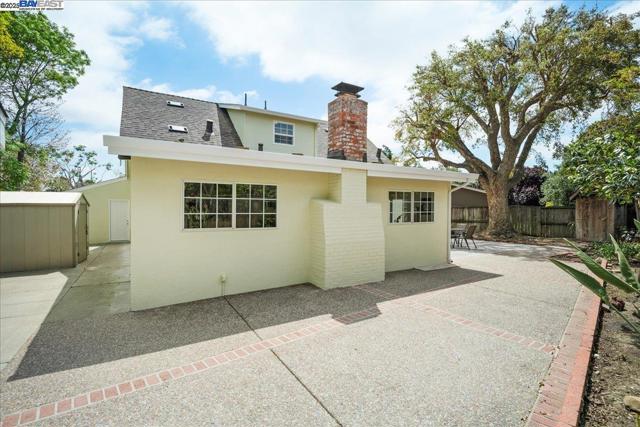 7551 Buckeye Pl, Newark CA: https://media.crmls.org/mediaz/5ec3070a-81b9-4595-a03e-cf98fb0a1906.jpg