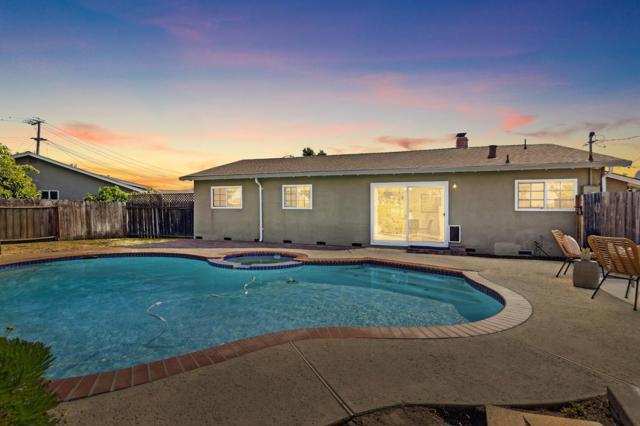 7527 Sutton Lane, Dublin CA: https://media.crmls.org/mediaz/5ec30948-74dc-4f0c-8080-32e53f5c82fa.jpg
