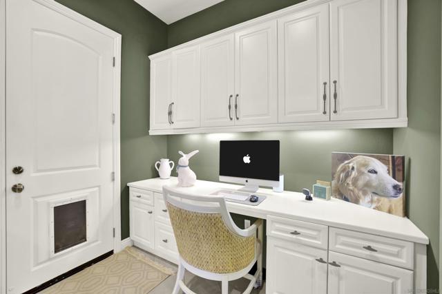 8366 The Landing Way, San Diego CA: https://media.crmls.org/mediaz/5ec361fc-3c47-4a0f-903e-56143416cfd0.jpg