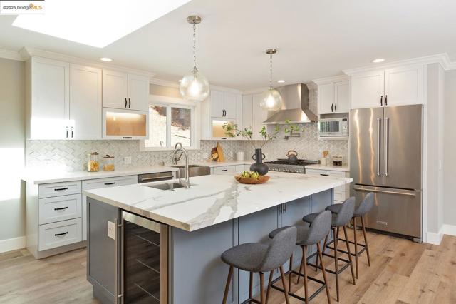 298 Elysian Fields DR, Oakland CA: https://media.crmls.org/mediaz/5ec42141-6f5e-48b4-a1c0-16a8b25bc68e.jpg