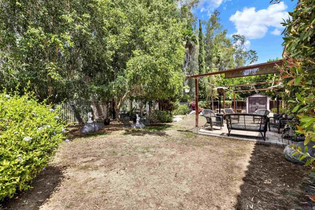 2010 Palsero Ave, Escondido CA: https://media.crmls.org/mediaz/5ec45636-63c4-4369-92de-fdf8885f1a54.jpg