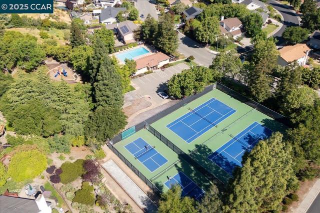 2787 Morgan Dr, San Ramon CA: https://media.crmls.org/mediaz/5ec4b8fe-7b26-4e25-b822-b1df49d05f67.jpg