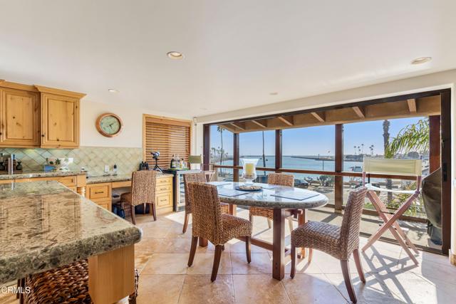 268 Sunset Drive, Oxnard CA: https://media.crmls.org/mediaz/5ec5b3d2-5a6b-4f6e-9473-18abbbeb29b8.jpg