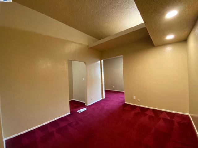 712 S 2Nd St, San Jose CA: https://media.crmls.org/mediaz/5ec5e678-dfd9-4c7c-8335-f536f7629e24.jpg