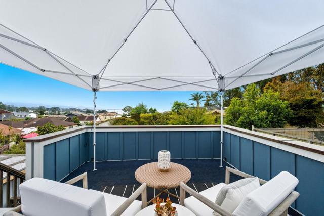 330 Avenue Cabrillo, El Granada CA: https://media.crmls.org/mediaz/5ec5eaa6-e137-4246-8e58-ff4e9a4f5ff1.jpg