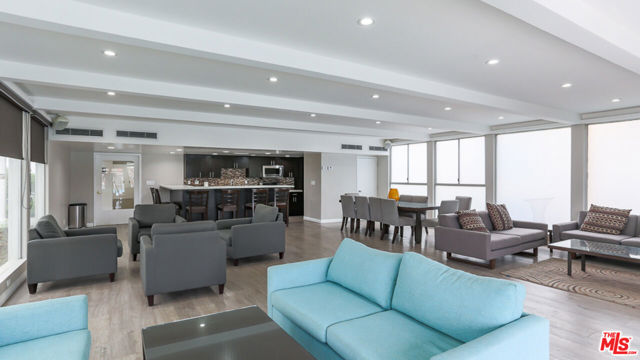7250 Franklin Avenue, Los Angeles CA: https://media.crmls.org/mediaz/5ec6219b-a724-4be9-9b2d-5e454509c216.jpg