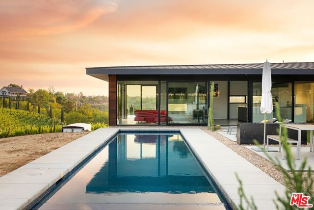 36453 Via El Pais Bonita, Temecula CA: https://media.crmls.org/mediaz/5ec66333-cf1d-4dea-9c11-09477d1b9f76.jpg