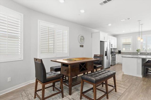 Detail Gallery Image 12 of 38 For 1837 Fauna Way, Chula Vista,  CA 91915 - 4 Beds | 3/1 Baths