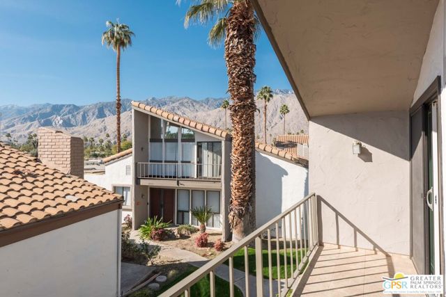 1720 E Camino Parocela, Palm Springs CA: https://media.crmls.org/mediaz/5ec738ca-86d5-4a27-bacf-fb872fdd2458.jpg