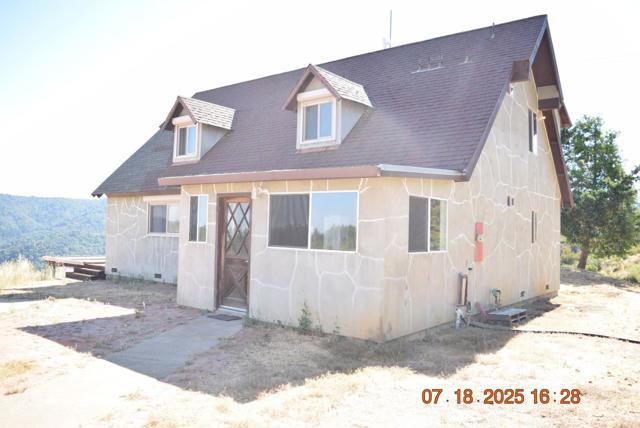 28750 Loma Chiquita Road, Los Gatos CA: https://media.crmls.org/mediaz/5ec89102-c232-40b8-a9cc-9fbf0206ff8d.jpg