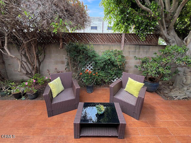 476 Harbor Lights Lane, Port Hueneme CA: https://media.crmls.org/mediaz/5ec97f8c-dcce-4c8e-9526-6d22bb160d8f.jpg