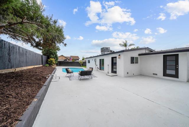 5243 Tara Place, San Diego CA: https://media.crmls.org/mediaz/5ec9aecb-462e-47eb-8053-84bc0d286b88.jpg