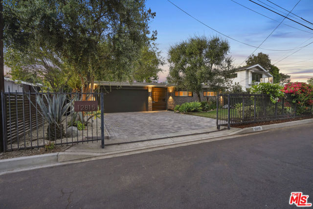 12815 Sarah Street, Studio City CA: https://media.crmls.org/mediaz/5eca070f-dfec-4d06-a5a8-dd9218e772a6.jpg
