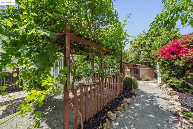 30 Benson Ave, Vallejo CA: https://media.crmls.org/mediaz/5eca32fa-b259-4f90-a130-f57270d8499d.jpg