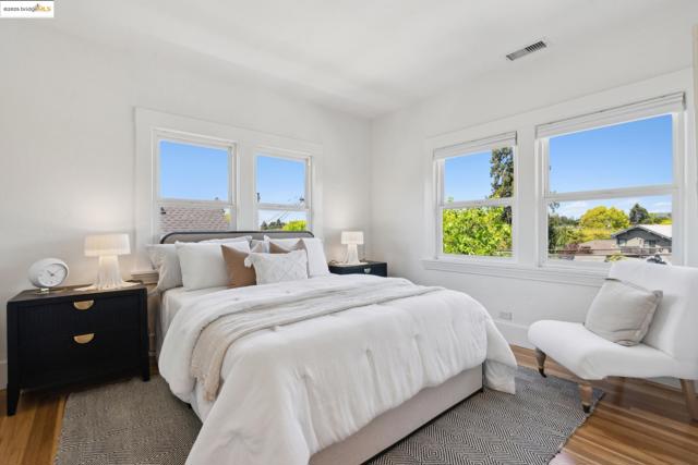 321 Glendale Ave., Oakland CA: https://media.crmls.org/mediaz/5eca4701-ba40-40b7-8b06-8c4618a3bba4.jpg