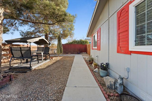 19036 Janine Street, Adelanto CA: https://media.crmls.org/mediaz/5ecaadea-a1f8-4b7b-ac2f-0f9dda5f3851.jpg