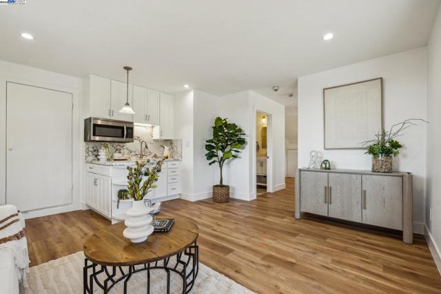 Image 38 of 60 For 25321 Morse Ct