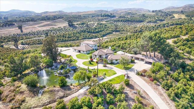 8445 Roseland Avenue, Moorpark CA: https://media.crmls.org/mediaz/5ecb08f4-95b7-42e9-a3e9-49a60d862e17.jpg
