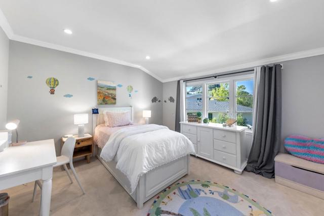 401 Hillsborough Boulevard, Hillsborough CA: https://media.crmls.org/mediaz/5ecb3fb9-d6b5-4d33-a09b-0e27337f6f2c.jpg