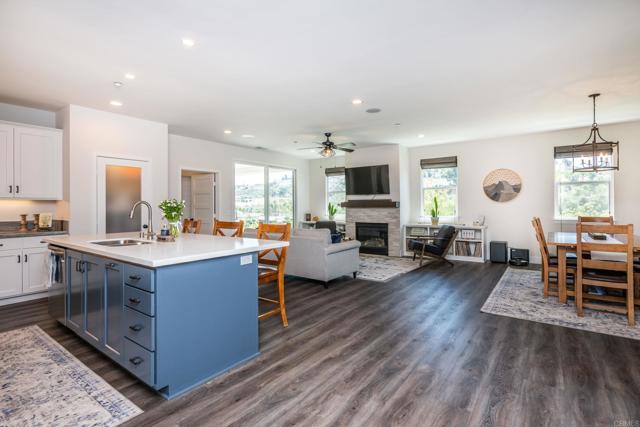 1309 Sunny Heights Road, Fallbrook CA: https://media.crmls.org/mediaz/5ecb7fde-533f-466f-a3ef-68c0a43cc239.jpg