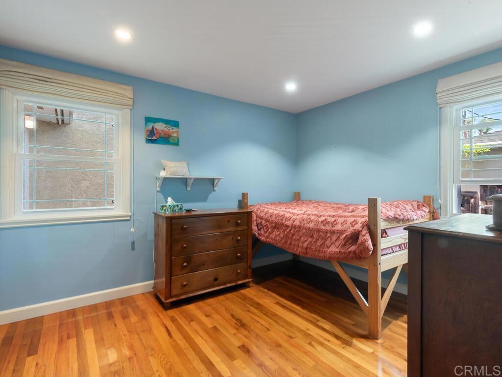 4839 Winona Avenue - photo 17