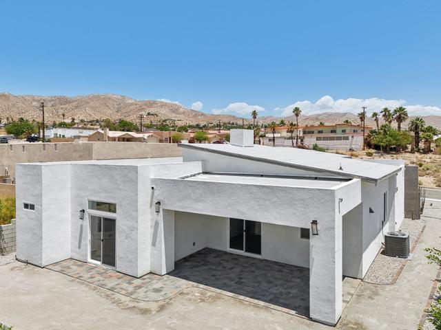 13121 Cuando Way, Desert Hot Springs CA: https://media.crmls.org/mediaz/5ecbdf51-304f-440f-8fd7-512493427fe3.jpg
