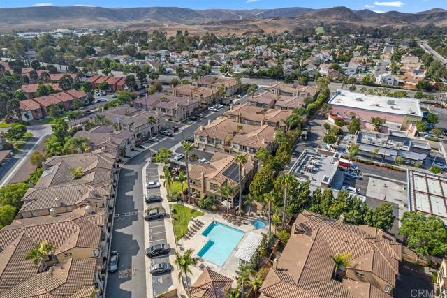 646 Sumner Way, Oceanside CA: https://media.crmls.org/mediaz/5ecbfb81-99c3-478a-aea5-05f757796b16.jpg