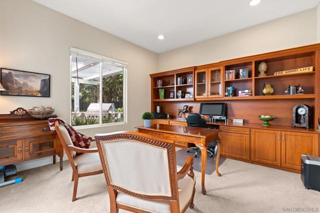 17117 Tallow Tree Lane, San Diego CA: https://media.crmls.org/mediaz/5ecc3abb-42dd-403b-81f0-bf9989ed45b3.jpg