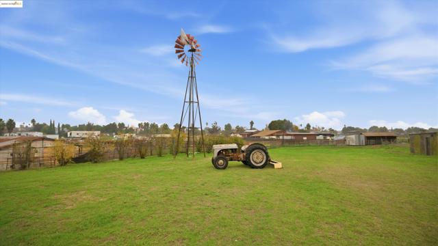 5372 Tule Tree Ln, Oakley CA: https://media.crmls.org/mediaz/5ecc5002-b99f-4310-8be3-5028bc337f0e.jpg