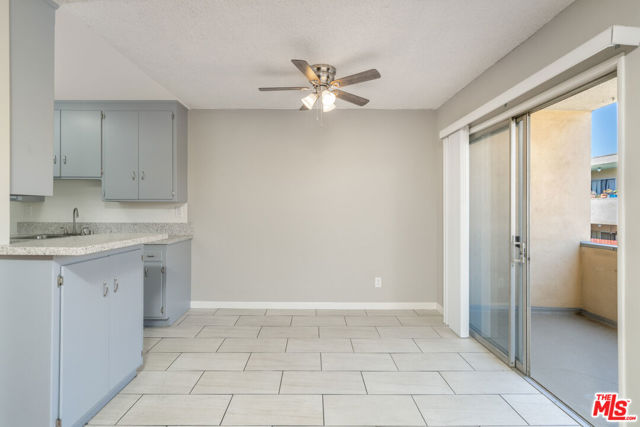 17340 Burbank Boulevard, Encino CA: https://media.crmls.org/mediaz/5ecc6291-ed10-4fae-8b6d-55fdfc8ff607.jpg