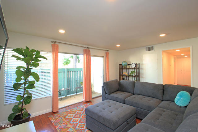 Detail Gallery Image 44 of 46 For 5700 Etiwanda Ave #123,  Tarzana,  CA 91356 - 3 Beds | 2 Baths
