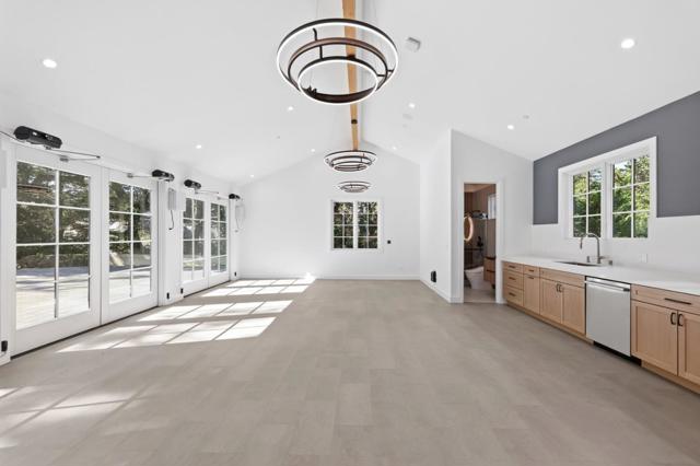 85 Fagan Drive, Hillsborough CA: https://media.crmls.org/mediaz/5ecdc533-cb68-4ffb-9152-d0c256942008.jpg