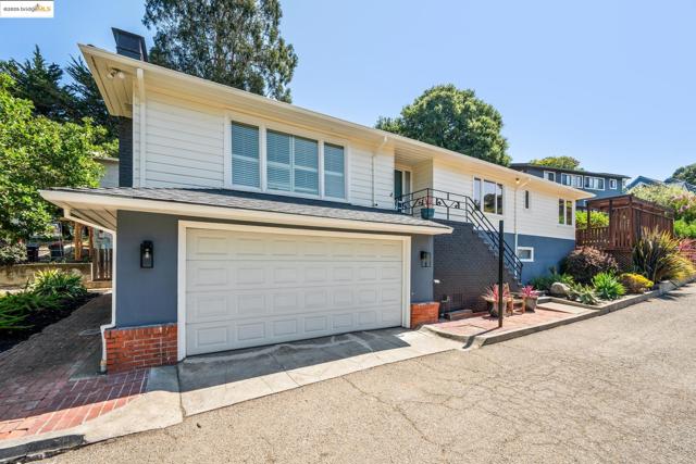 6141 Broadway Ter, Oakland CA: https://media.crmls.org/mediaz/5ece07fe-59a3-4472-a4bf-9a215e48647a.jpg