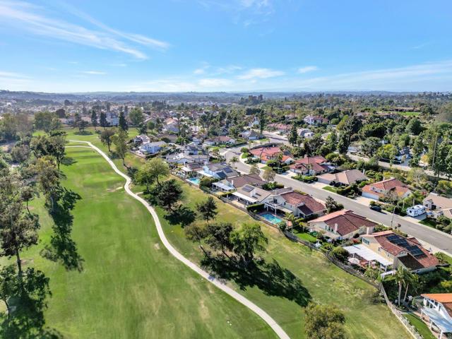 1211 Countrywood Lane, Vista CA: https://media.crmls.org/mediaz/5ece7a76-1c42-451a-b19a-361820862790.jpg