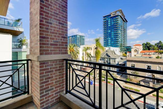 350 Nutmeg St, San Diego CA: https://media.crmls.org/mediaz/5eced35c-5e47-4ac8-bff4-075f5350f2da.jpg
