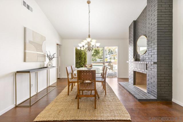 1549 Ventana Drive, Escondido CA: https://media.crmls.org/mediaz/5ecf3bb2-463c-4a6e-860d-35e9fb6c9bc8.jpg