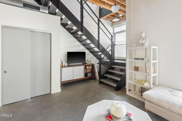 Detail Gallery Image 7 of 21 For 527 Molino St #108,  Los Angeles,  CA 90013 - 2 Beds | 1/1 Baths